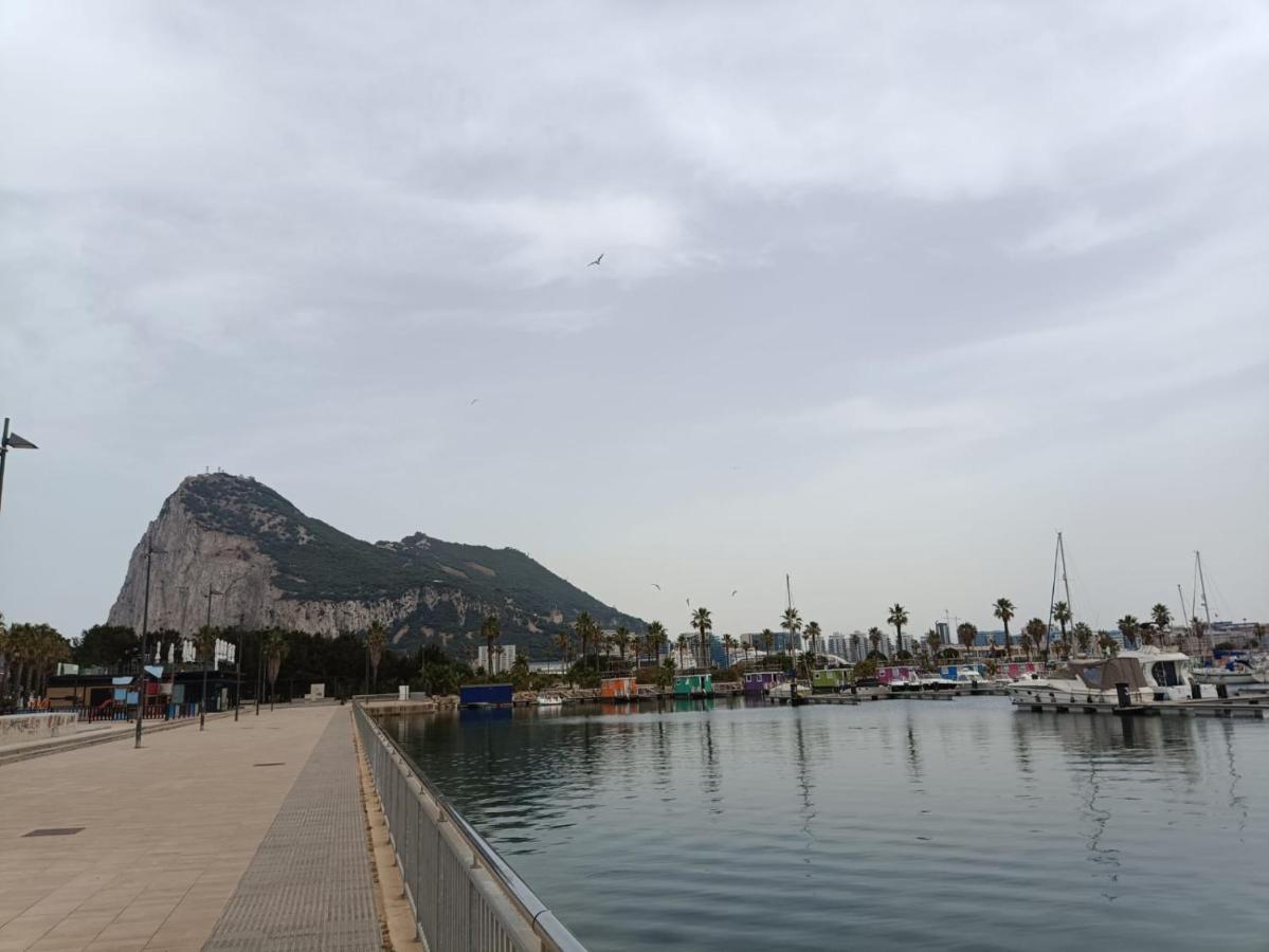 La Línea de la ConcepciónVistas A 3 Paises Y 2 Continentes 1º Linea De Playa A 5 Minutos De Gibraltar公寓 外观 照片